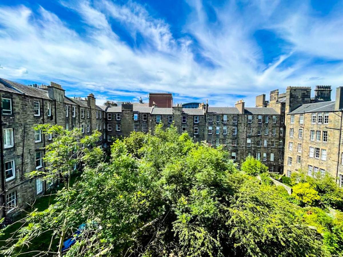 Apartment Open Plan 2 Bed Apt, Near Castle