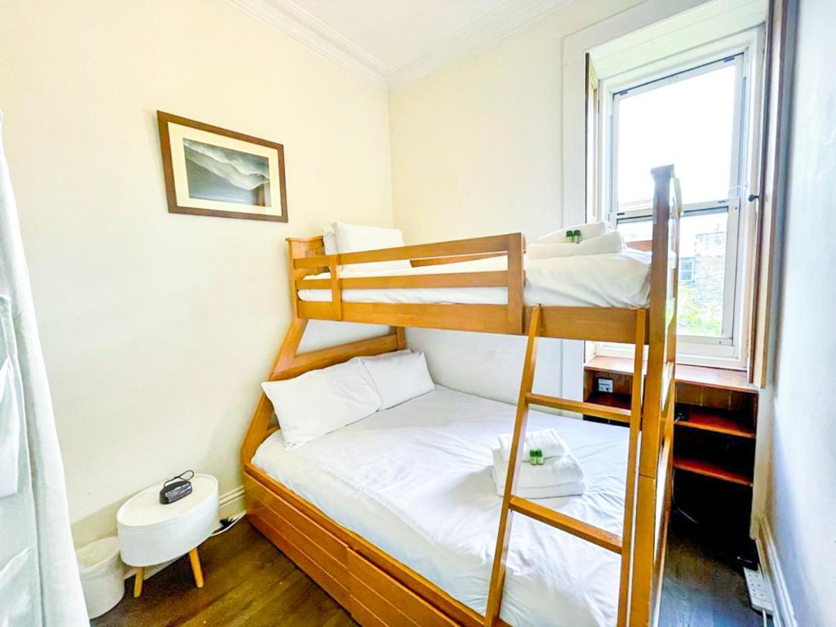 Open Plan 2 Bed Apt, Near Castle