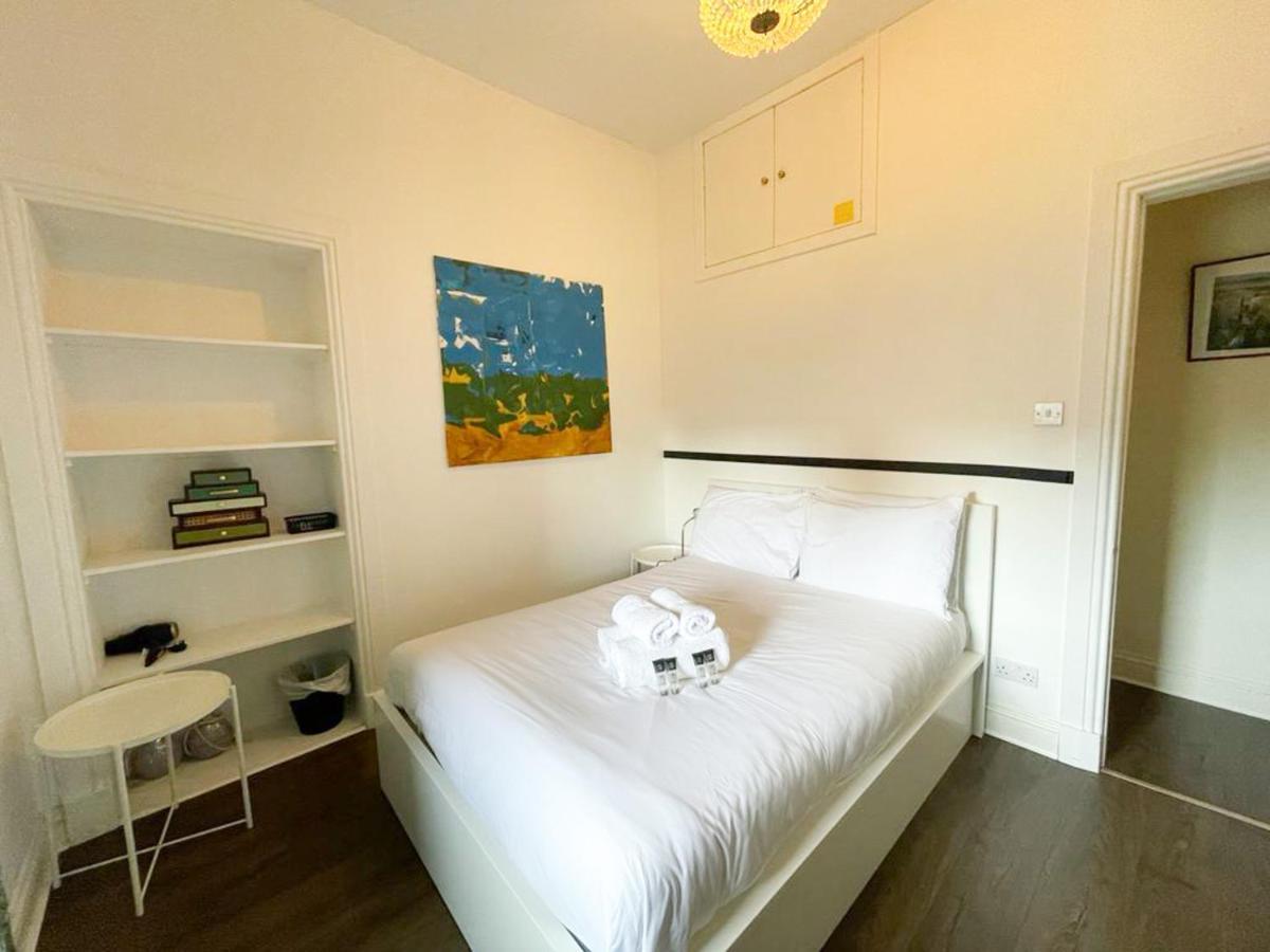 Apartment Open Plan 2 Bed Apt, Near Castle Edinburgh