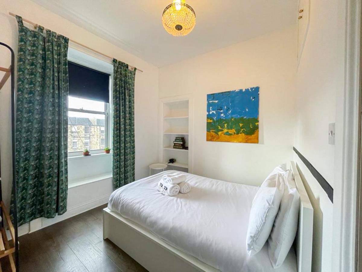Apartment Open Plan 2 Bed Apt, Near Castle Edinburgh